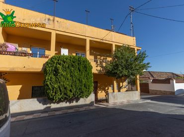 Casa pareada con balcón en venta en La Zubia Ciudad