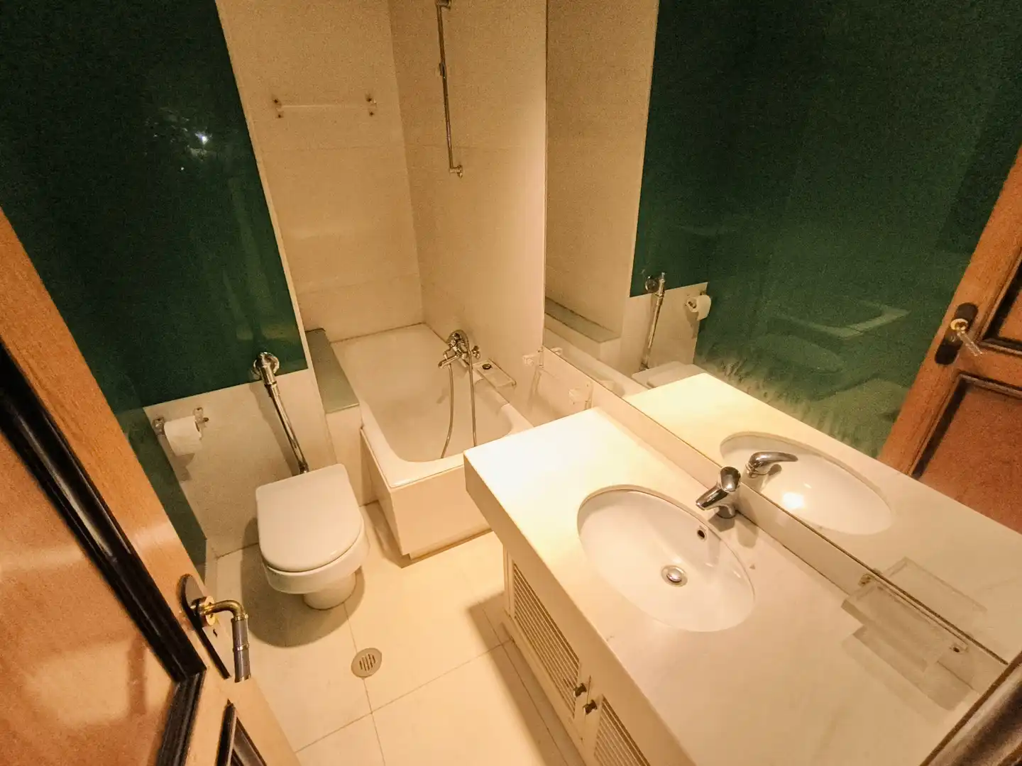 Badezimmer von Wohnung zum Verkauf in Palencia mit Klimaanlage, Heizung und Parkett