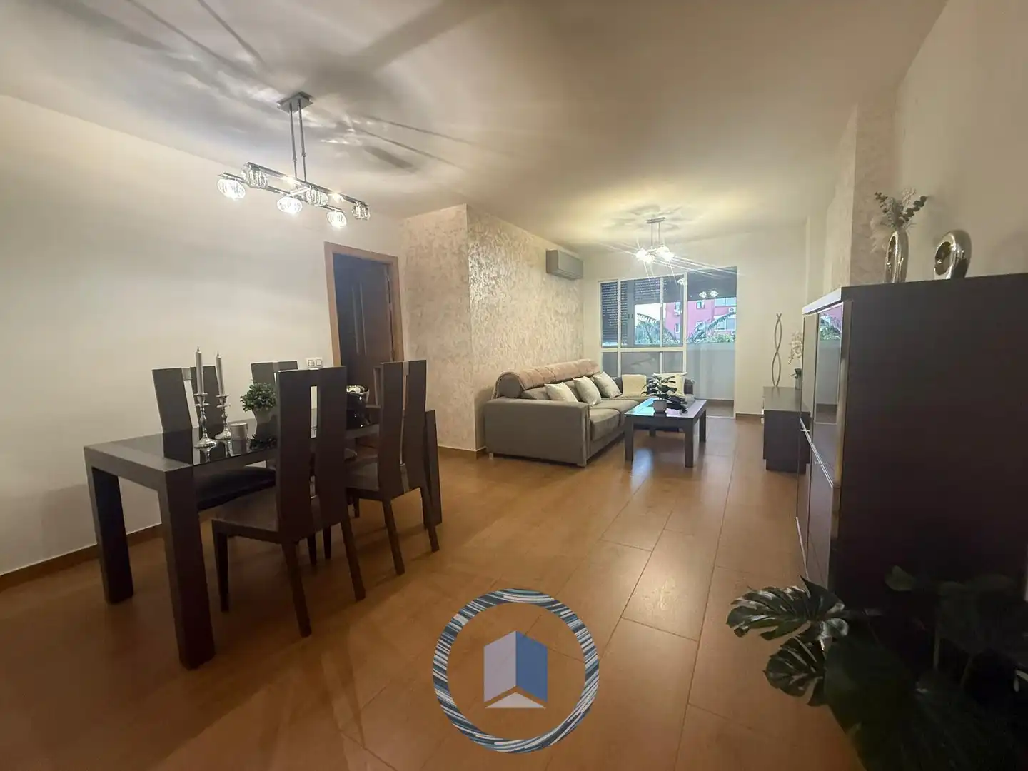 Wohnzimmer von Wohnung zum Verkauf in Montequinto mit Terrasse, Schwimmbad und Möbliert