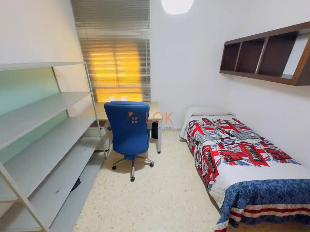 Dormitori de Pis en venda en Málaga amb Aire condicionat i Terrassa