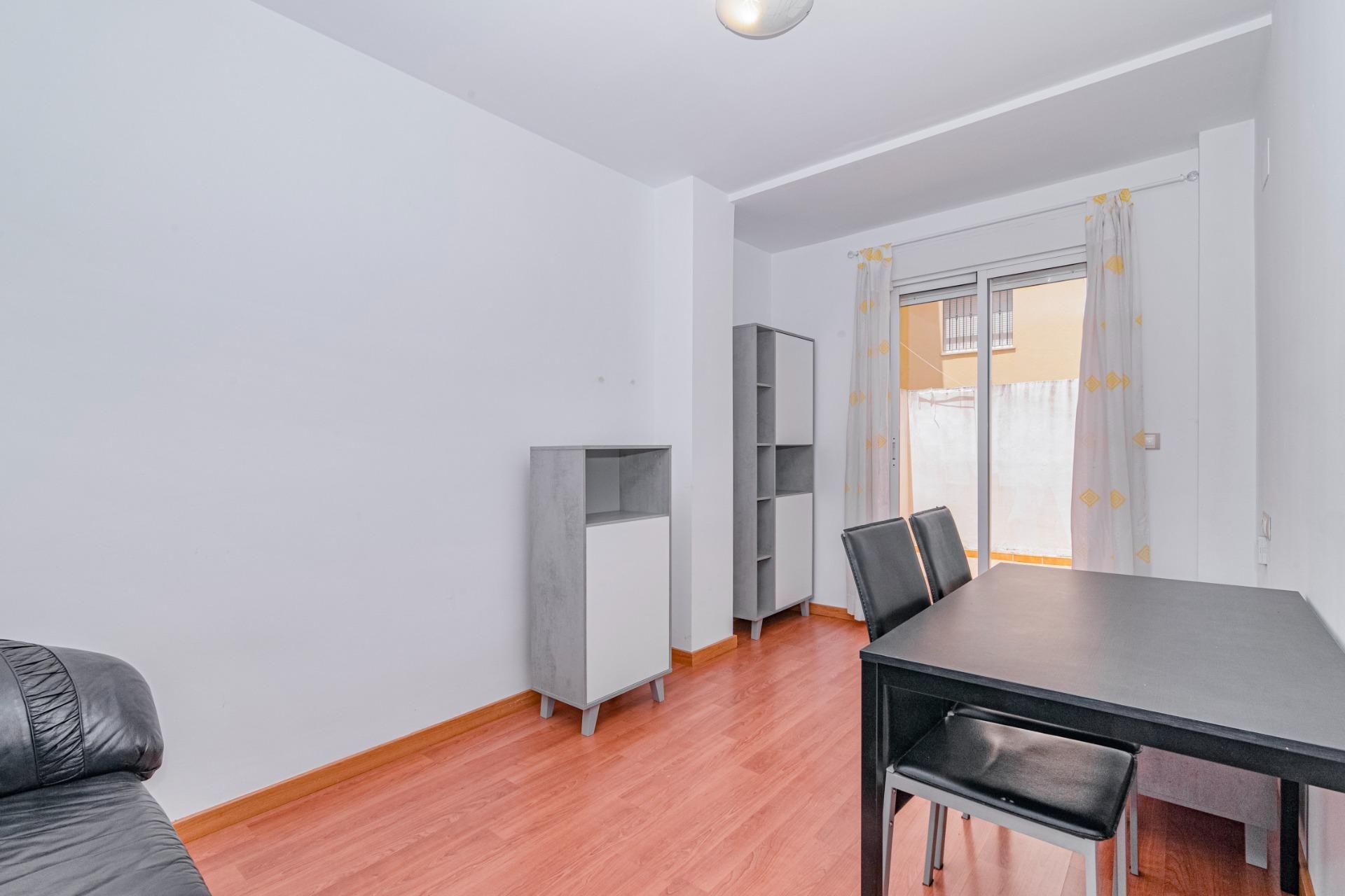 Dormitori de Apartament en venda en La Zubia