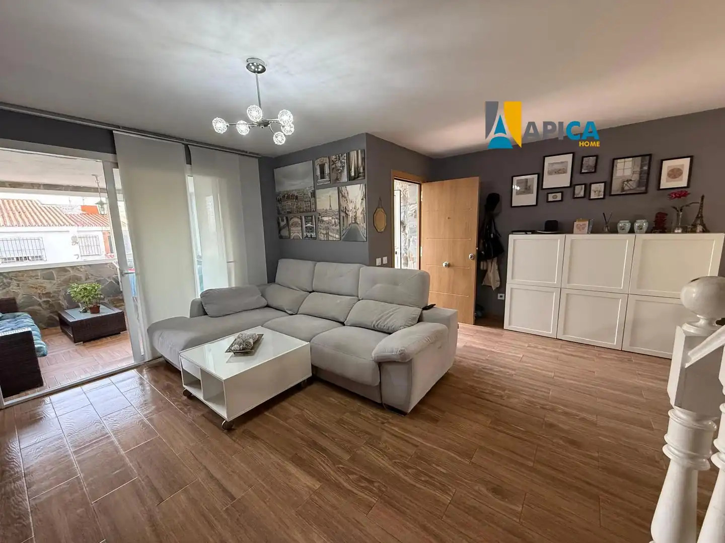 Sala d'estar de Casa adosada en venda en Algeciras amb Terrassa