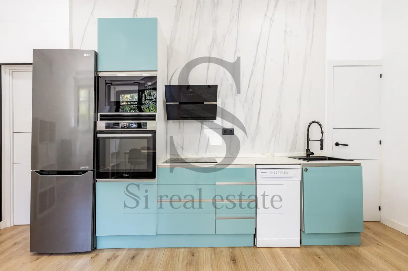 Kitchen of Flat for sale in Barcelona  with Air Conditioner, Heating and Parquet flooring