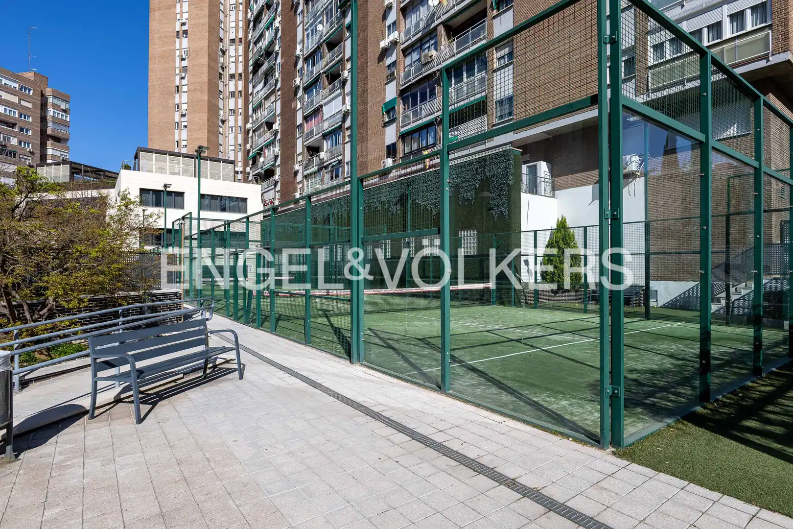 Flat for rent in Adelfas