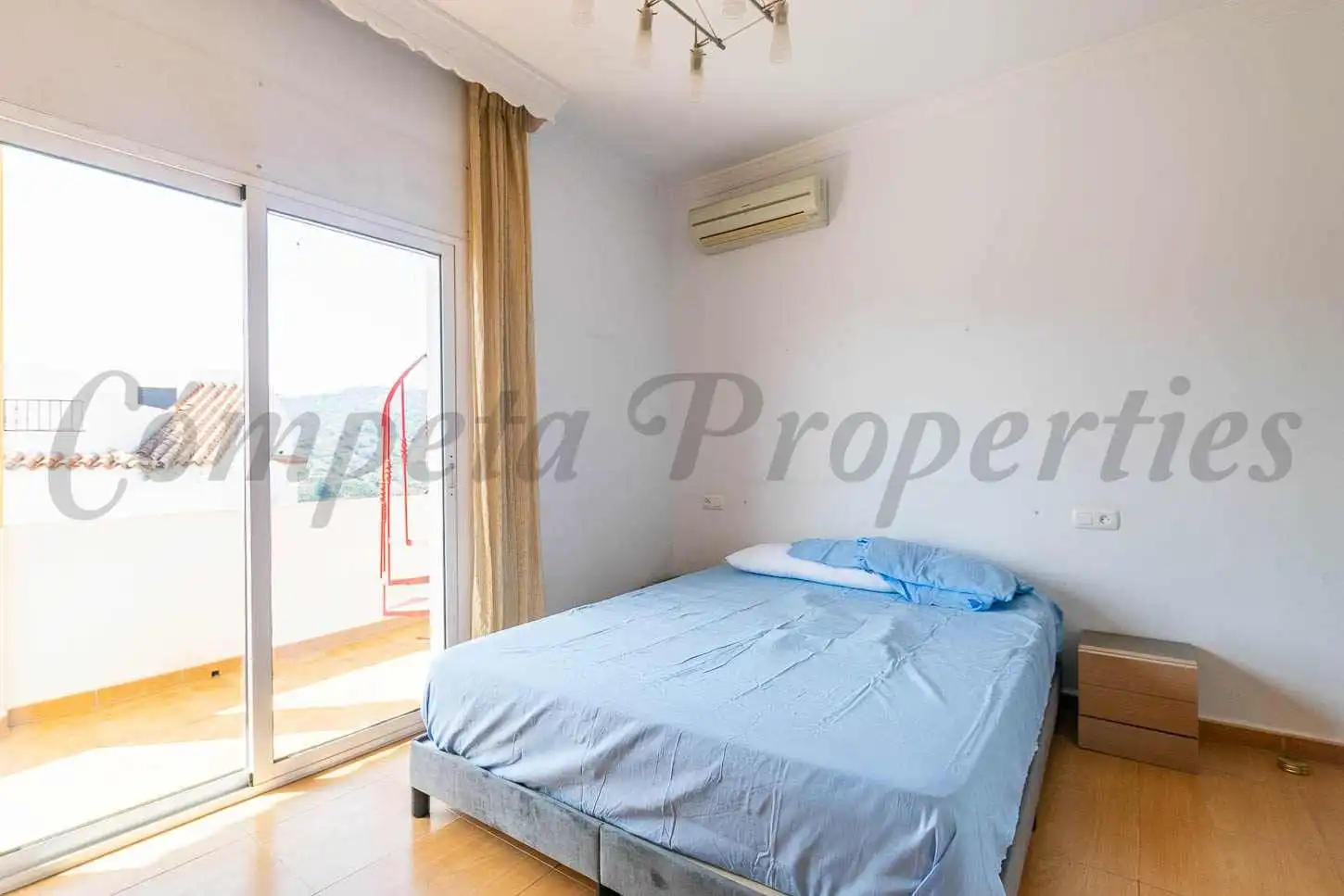 Apartament amb terrassa en venda a Sayalonga, imagen 16