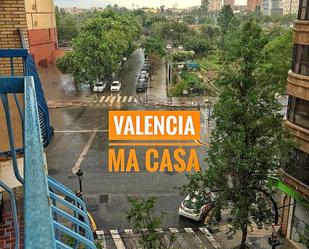 Vista exterior de Pis de lloguer en  Valencia Capital amb Aire condicionat, Terrassa i Balcó