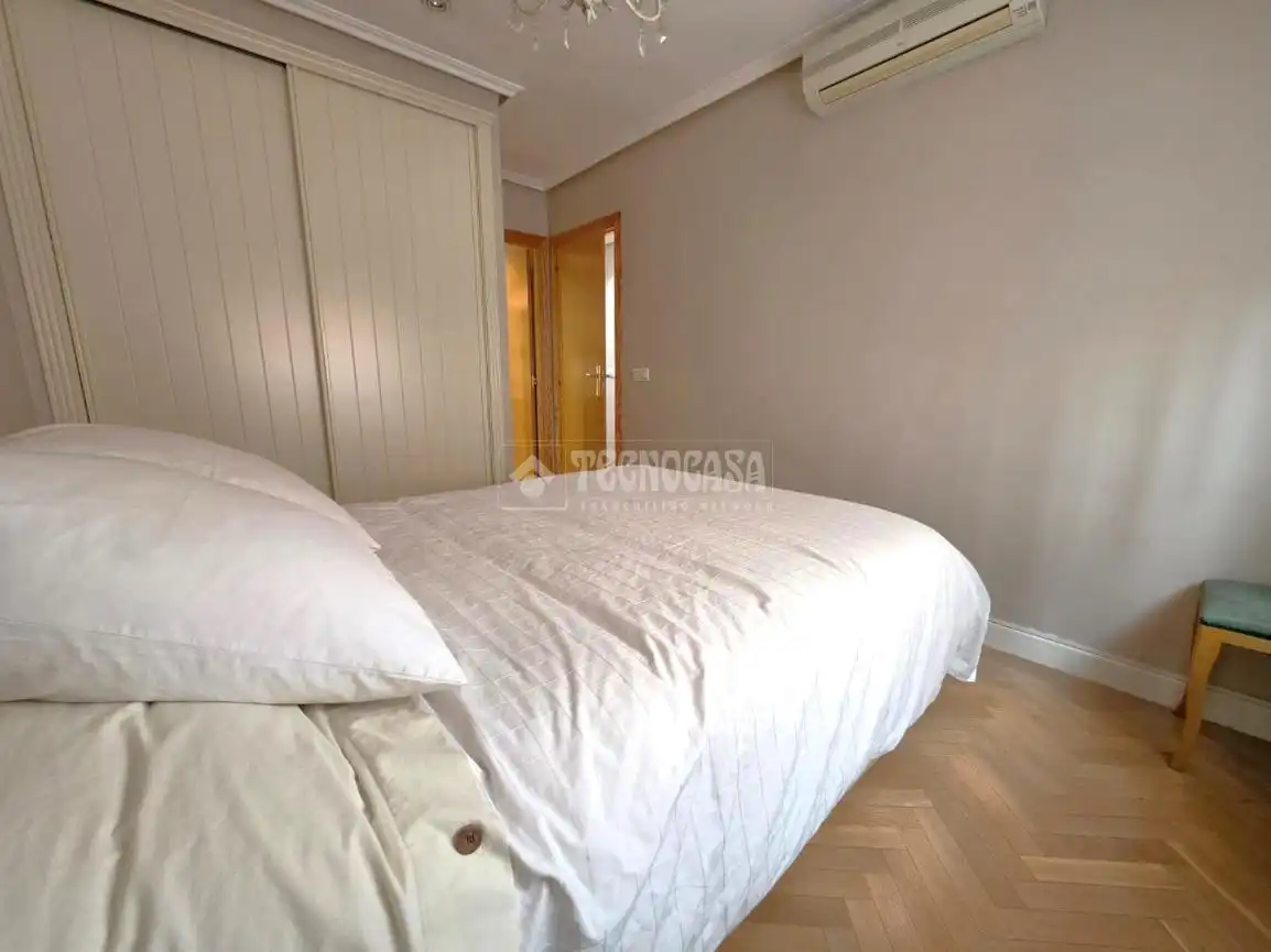 Bedroom of Flat for sale in Getafe  with Air Conditioner, Heating and Parquet flooring