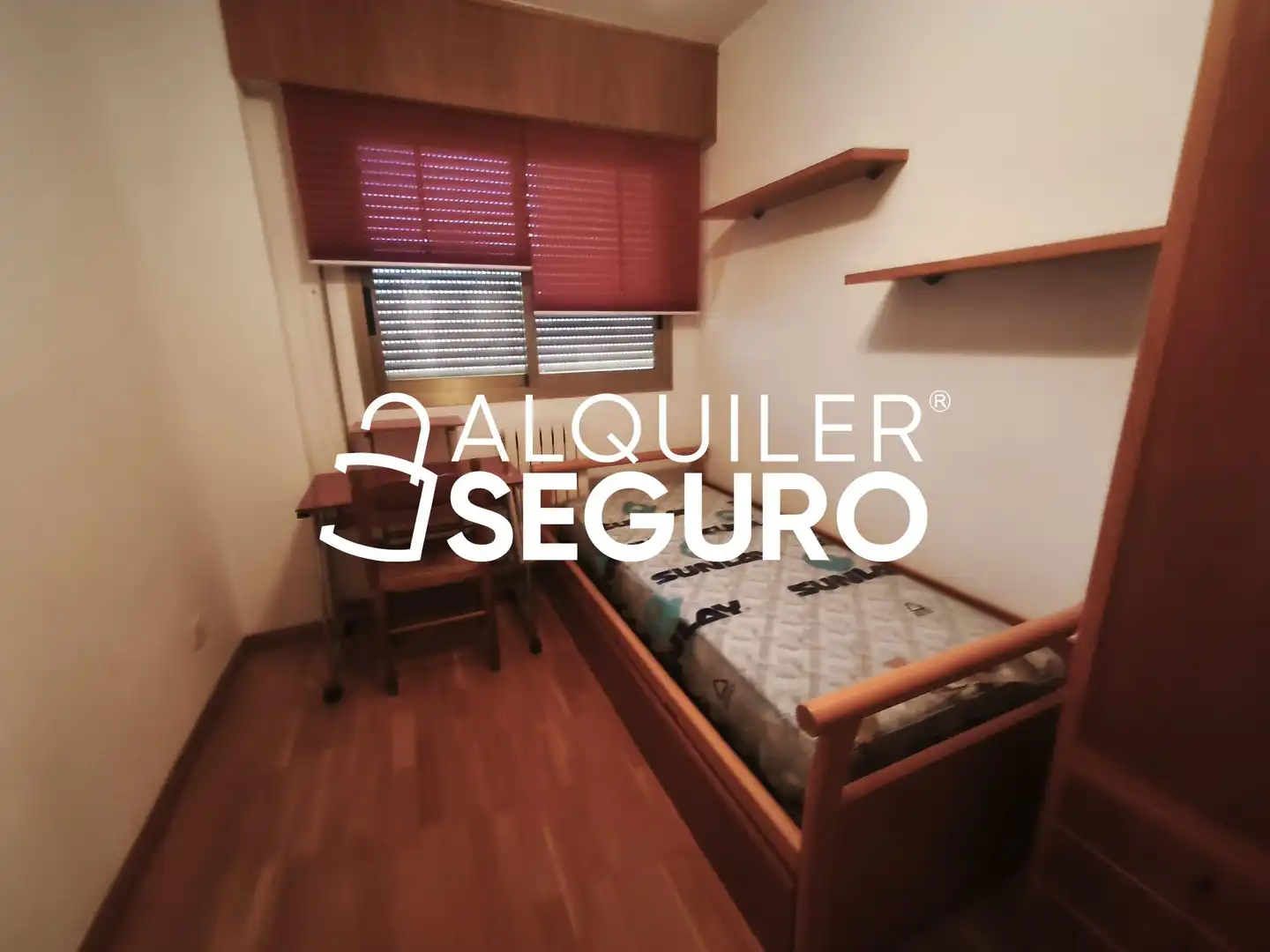Schlafzimmer von Wohnung zur Miete in Zaragoza mit Heizung und Möbliert