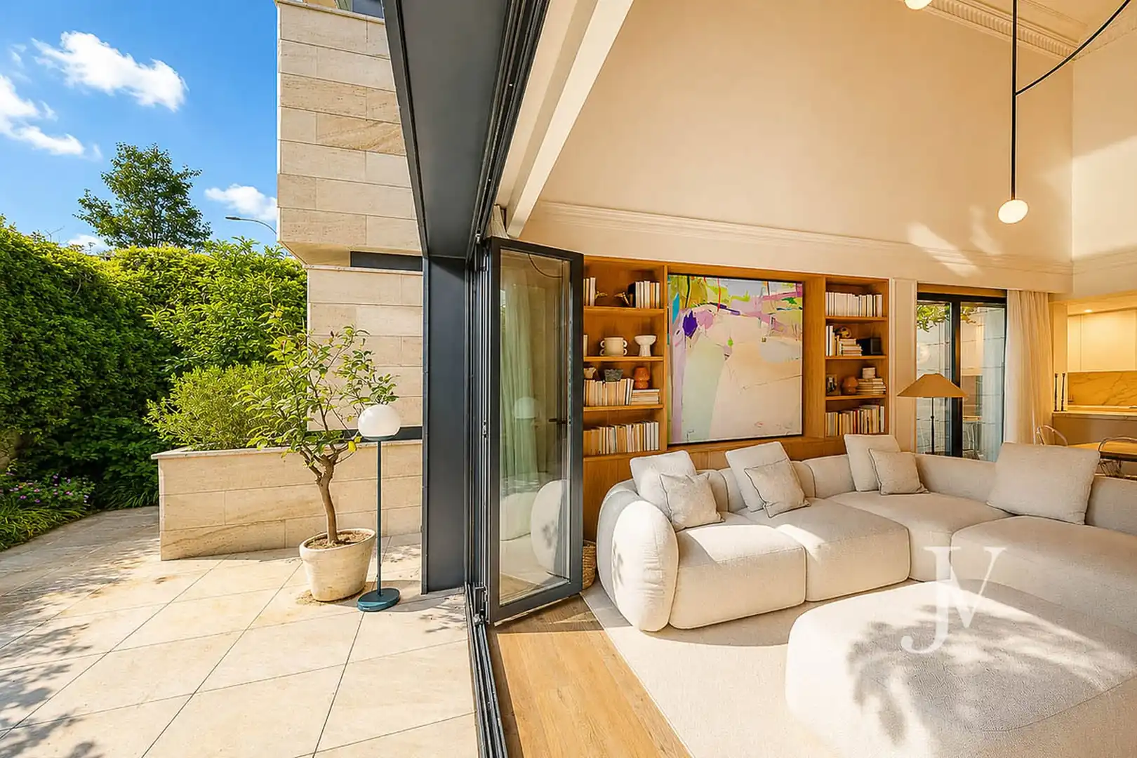 Sala de estar de Dúplex en venta en  Madrid Capital con Aire acondicionado, Calefacción y Jardín privado