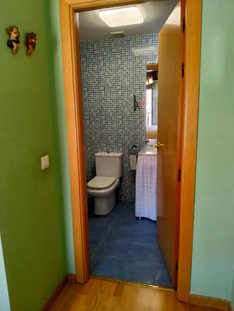 Baño de Piso en venta en Aranjuez con Aire acondicionado, Calefacción y Jardín privado