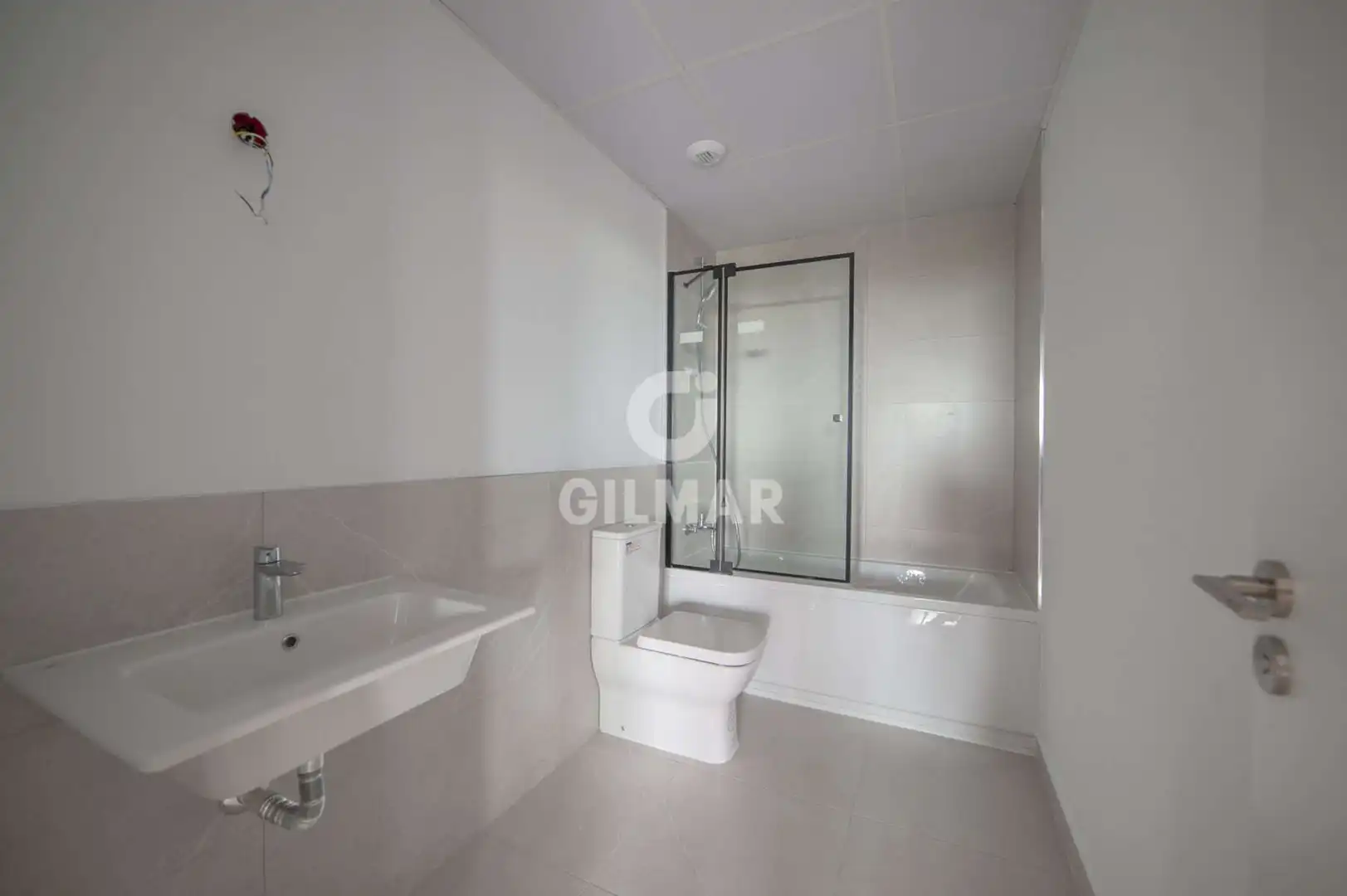 Bathroom of Flat for sale in Tomares  with Heating, Private garden and Storage room
