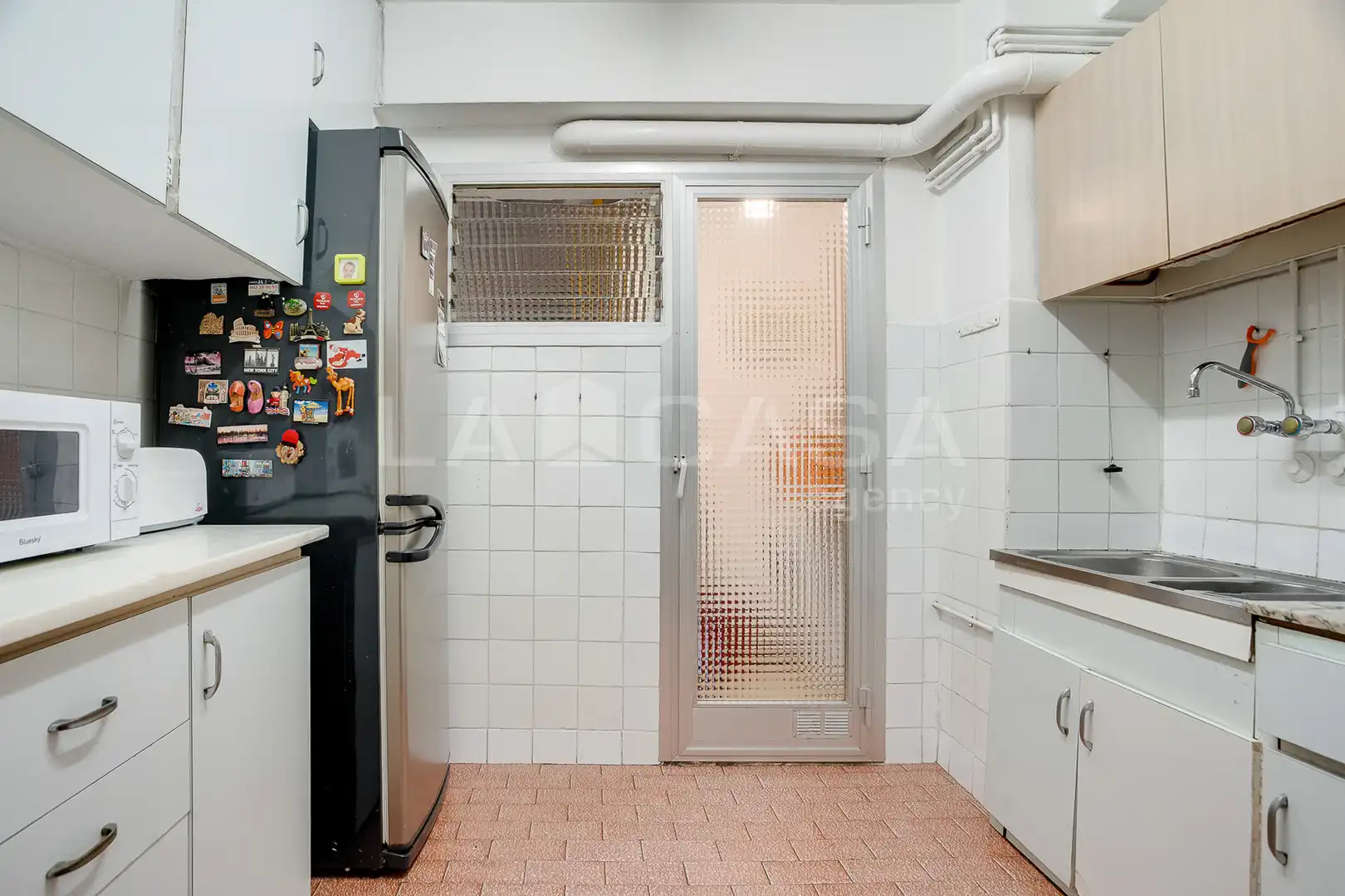 Cocina de Piso en venta en Barcelona con Calefacción, Trastero y Balcón