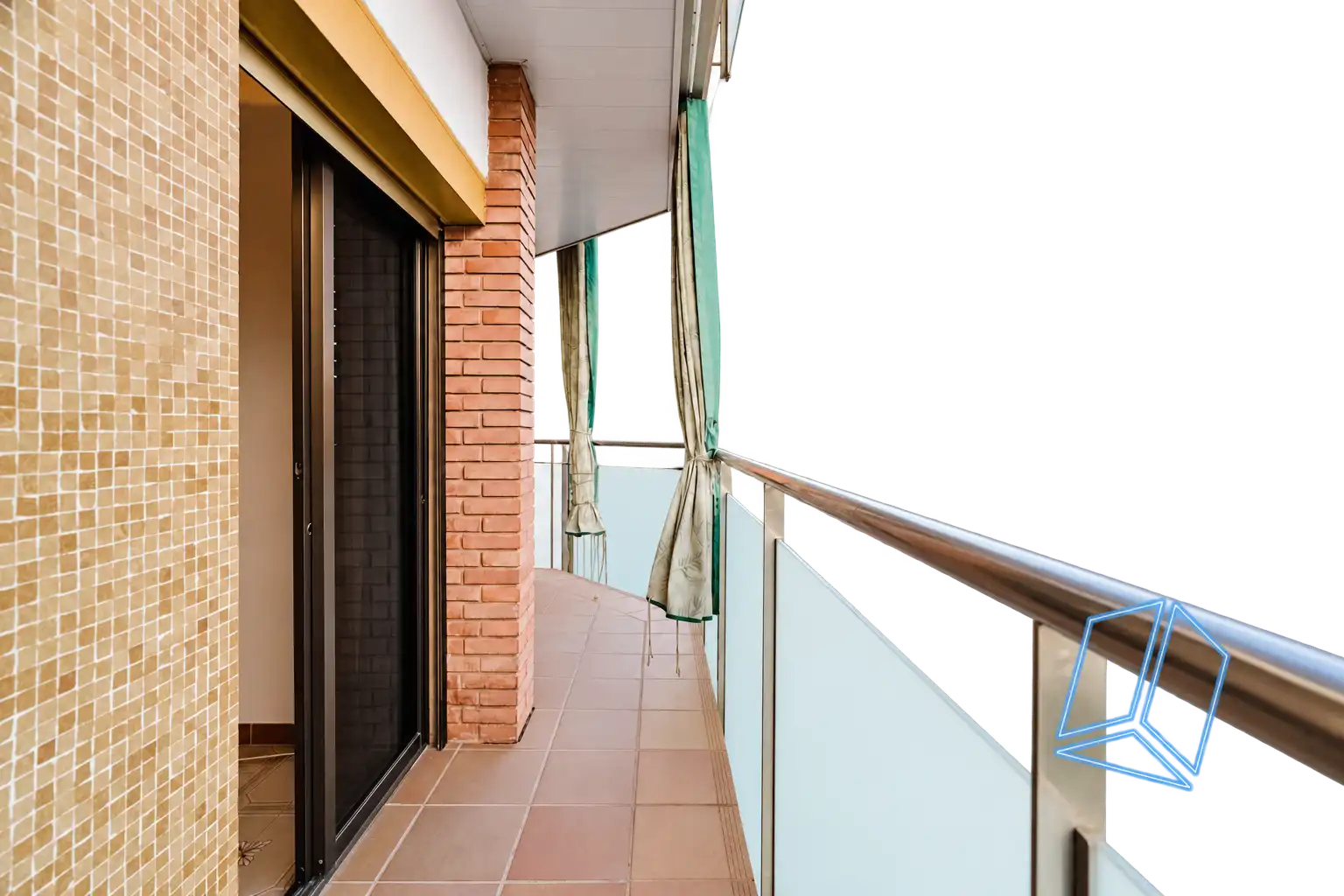Terraza de Piso en venta en L'Hospitalet de Llobregat con Balcón
