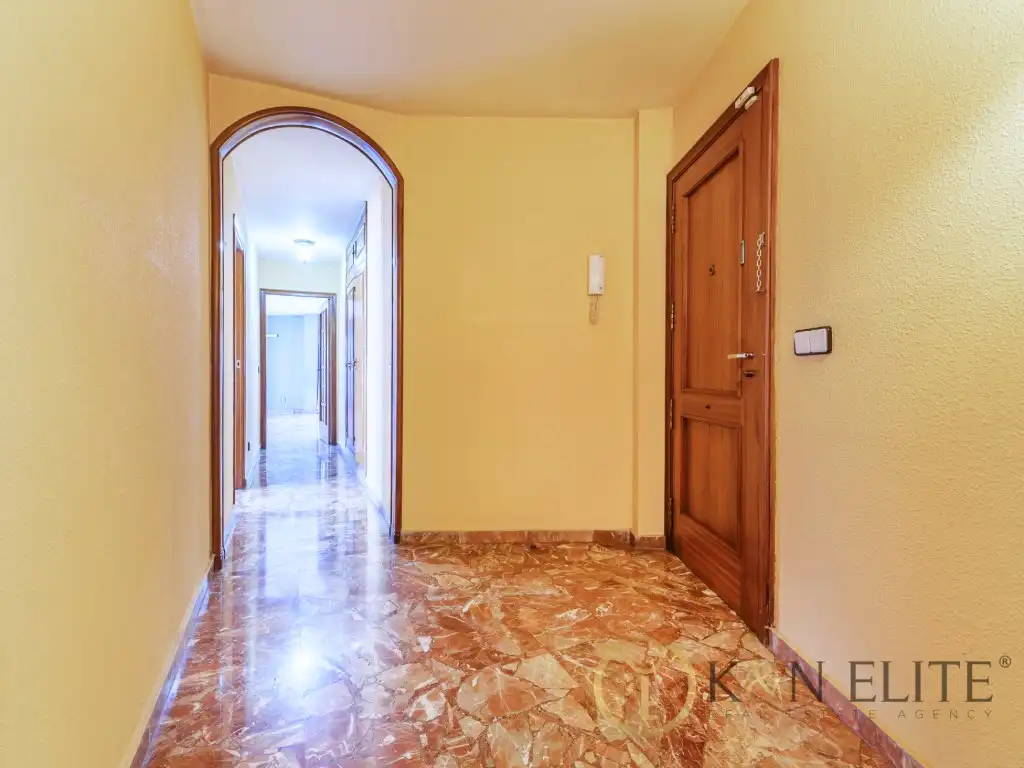 Flat for sale in Alicante / Alacant  with Air Conditioner