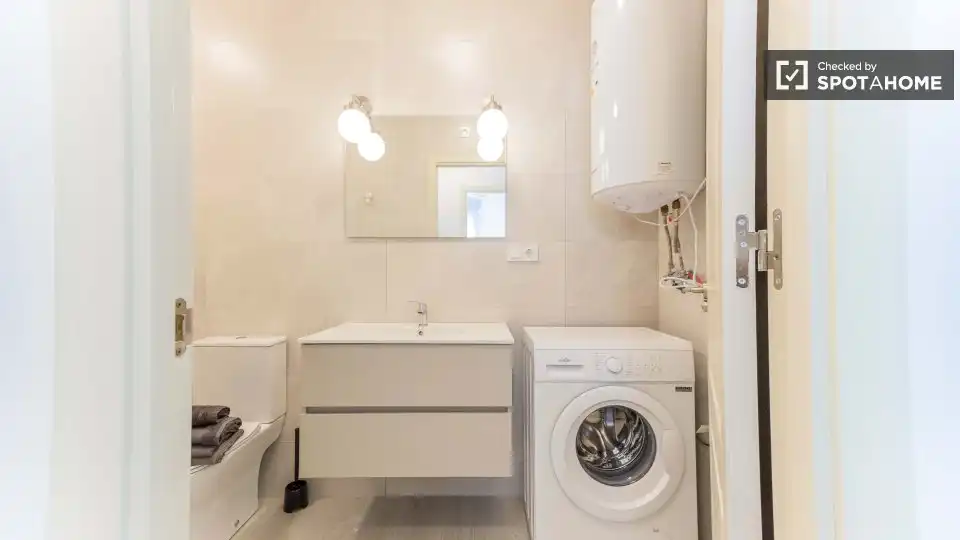 Baño de Piso de alquiler en Valencia con Aire acondicionado, Calefacción y Amueblado