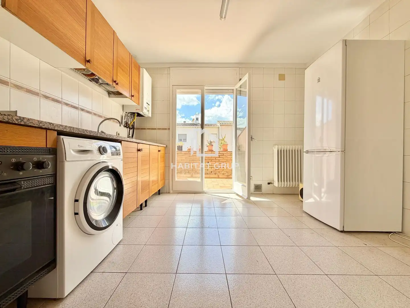 Cocina de Casa adosada en venta en Girona con Calefacción, Jardín privado y Terraza