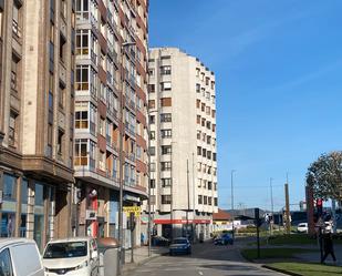 Vista exterior de Àtic en venda en Avilés amb Calefacció, Terrassa i Balcó