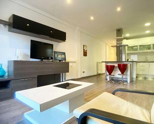 Living room of Flat to rent in  Madrid Capital  with Air Conditioner, Heating and Parquet flooring