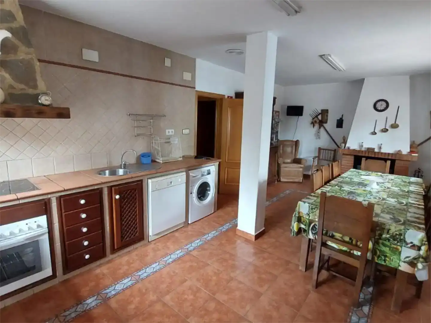 Cuina de Casa o xalet en venda en Zarza de Granadilla amb Aire condicionat, Piscina i Balcó