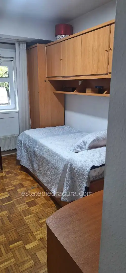 Schlafzimmer von Wohnung zum Verkauf in Santiago de Compostela  mit Terrasse, Abstellraum und Möbliert