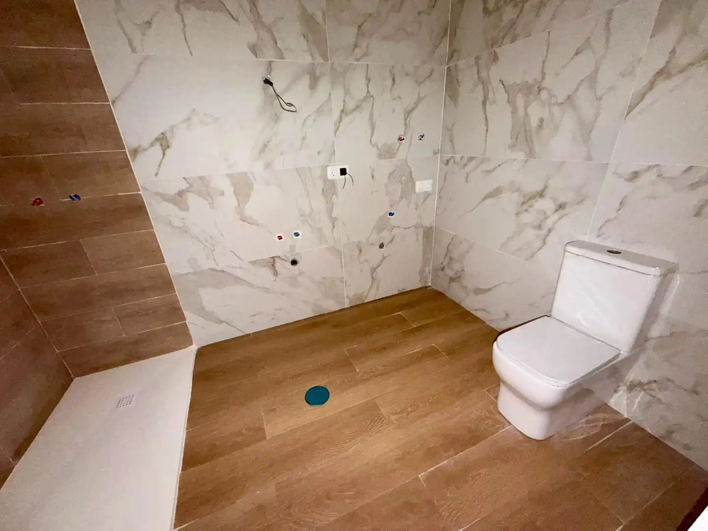 Baño de Local en venta en Antequera