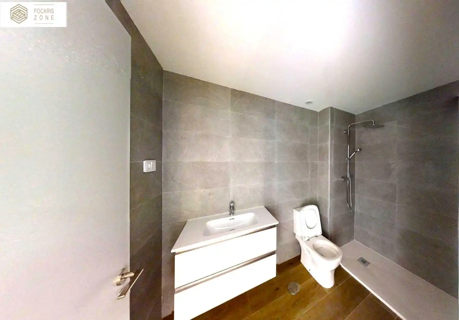 Bathroom of Ground floor for rent in Torremolinos  with Air Conditioner, Heating and Private garden