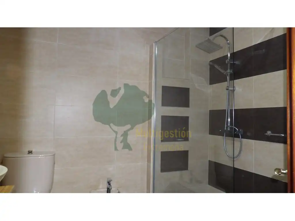 Baño de Casa adosada en venta en Cáceres