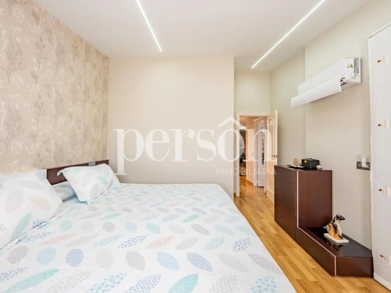 Bedroom of Houses for sale in Torrent  with Air Conditioner, Private garden and Terrace