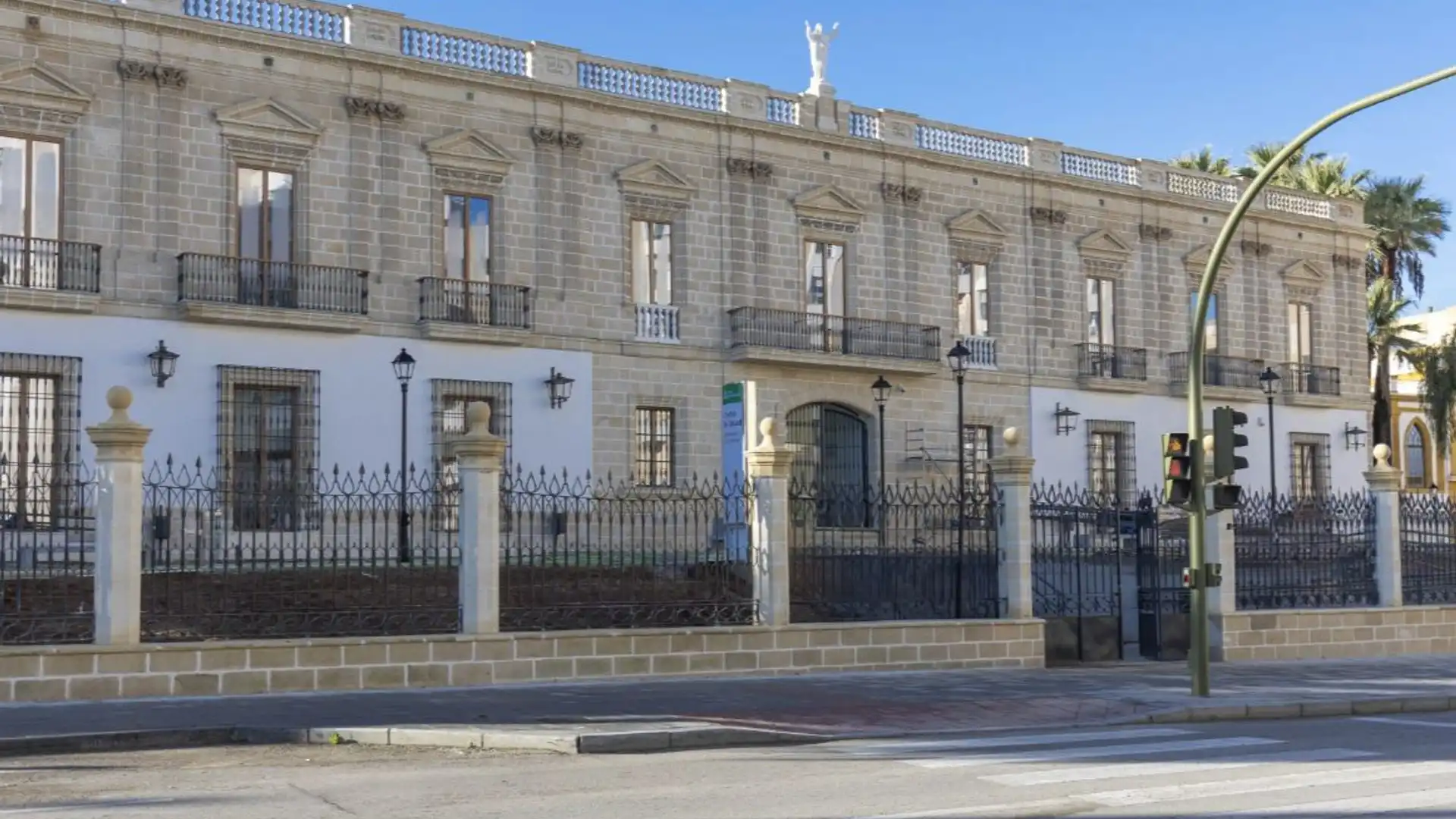 Exterior view of Premises for sale in Jerez de la Frontera  with Air Conditioner