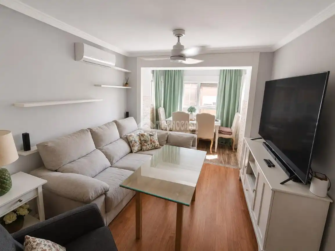 Sala de estar de Piso en venta en Huelva con Aire acondicionado y Balcón
