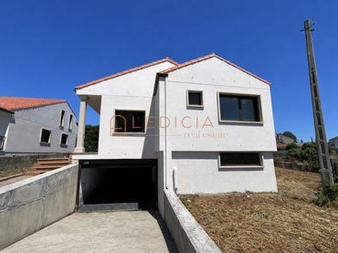 Villa con piscina in vendita a Lugar Eidos de abaixo 12 PARCELA 6