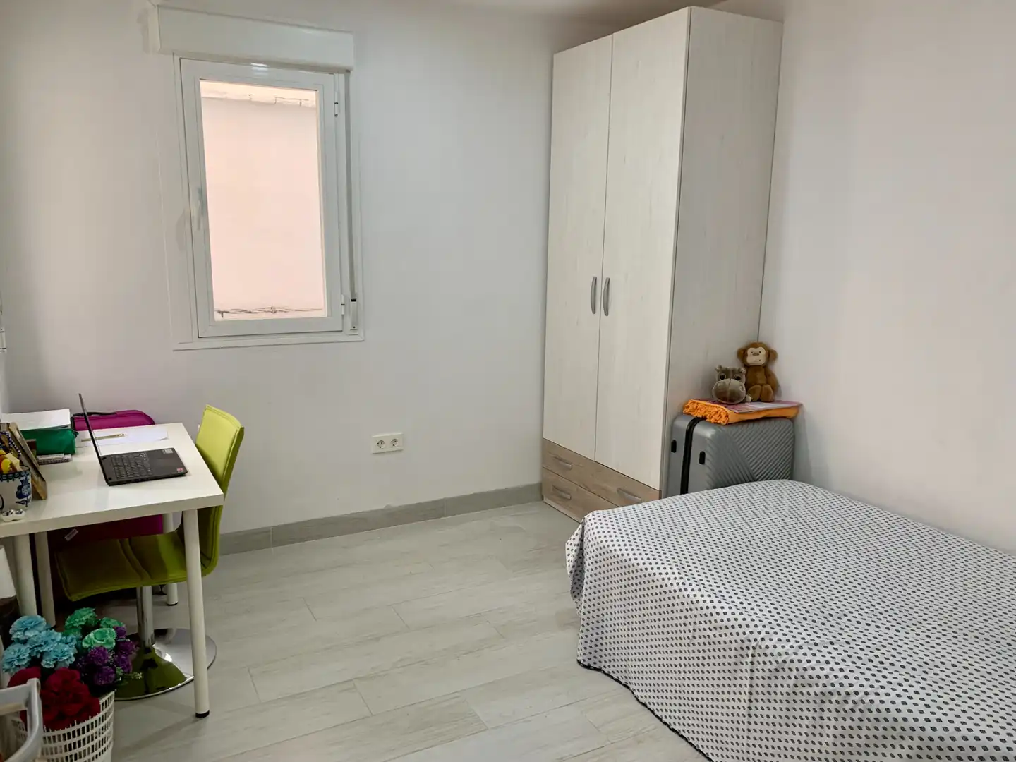 Bedroom of Flat for rent in Granada  with Air Conditioner, Heating and Parquet flooring