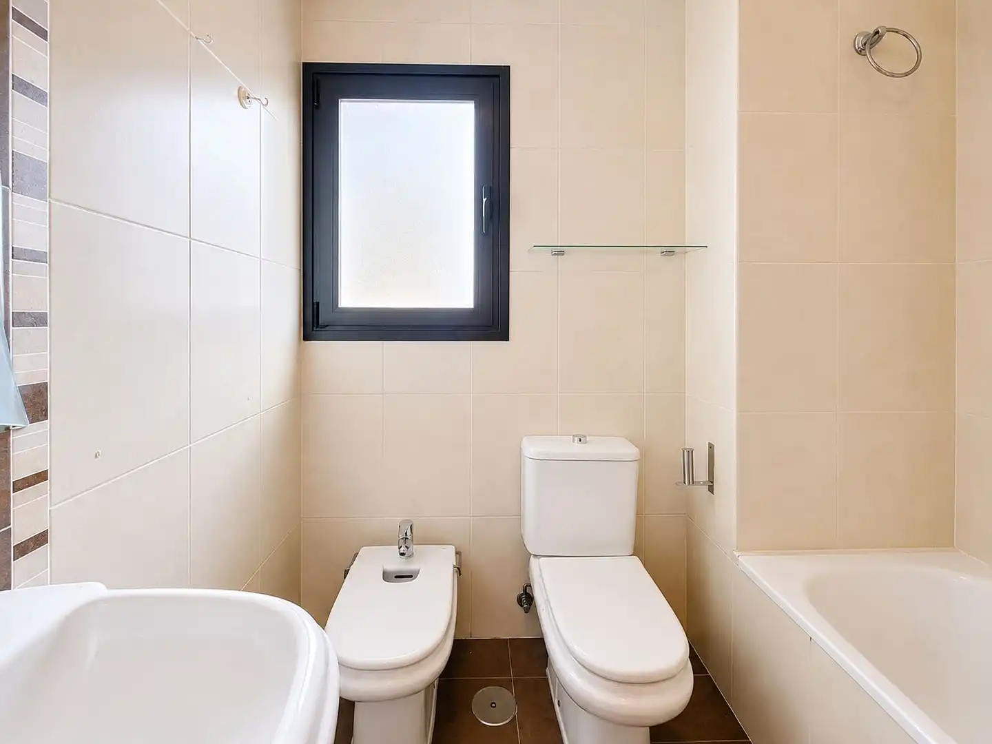 Bany de Apartament en venda en Mijas amb Aire condicionat, Calefacció i Jardí privat