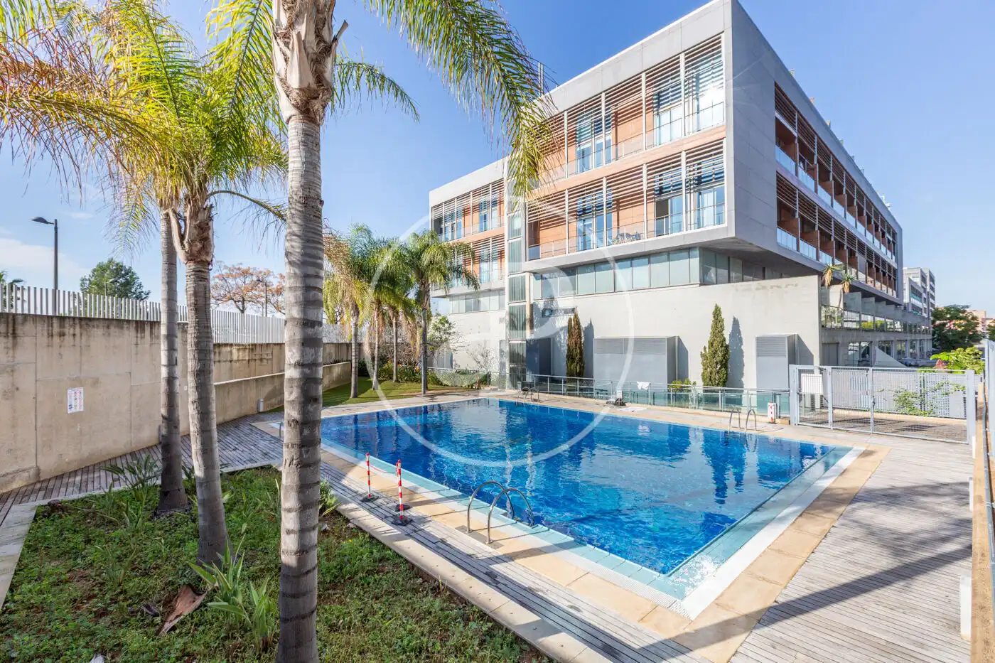 Piscina de Piso en venta en Valencia con Aire acondicionado, Calefacción y Jardín privado