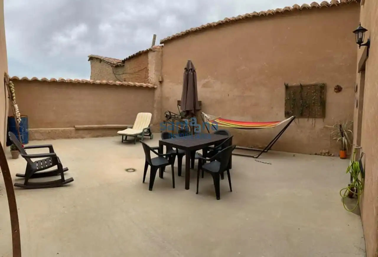 Terraza de Finca rústica de alquiler en Villaturiel con Calefacción, Jardín privado y Terraza