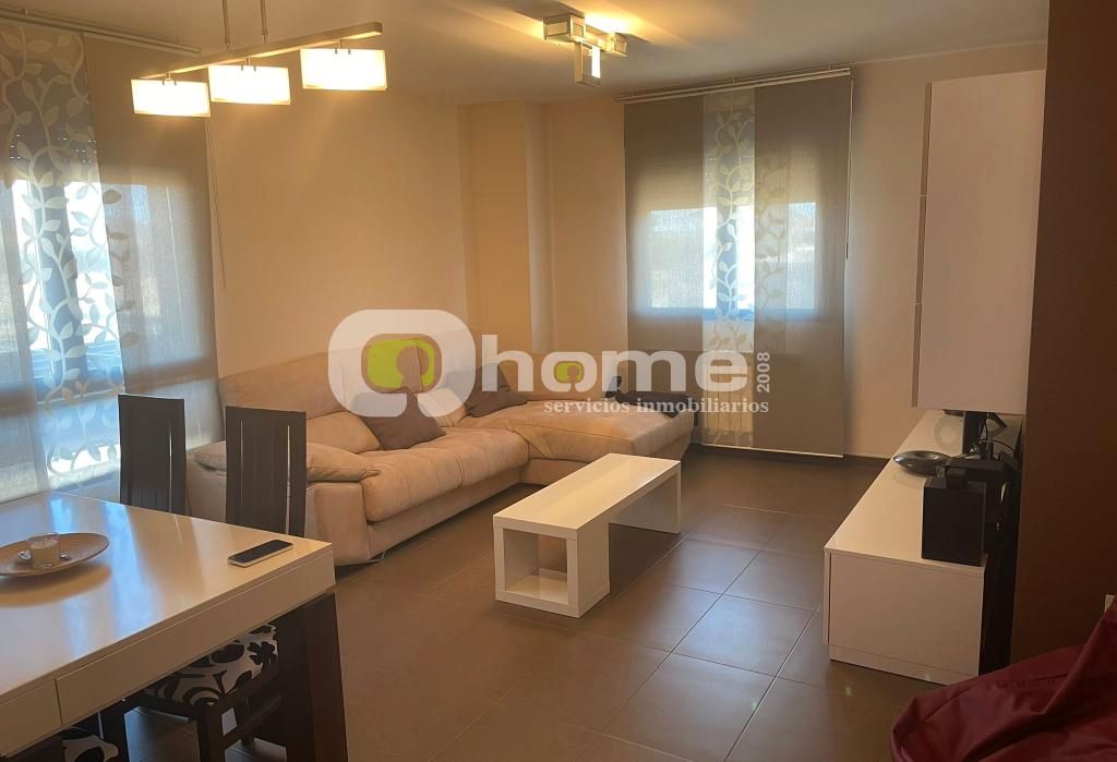Sala d'estar de Casa o xalet en venda en Roales amb Calefacció, Jardí privat i Terrassa