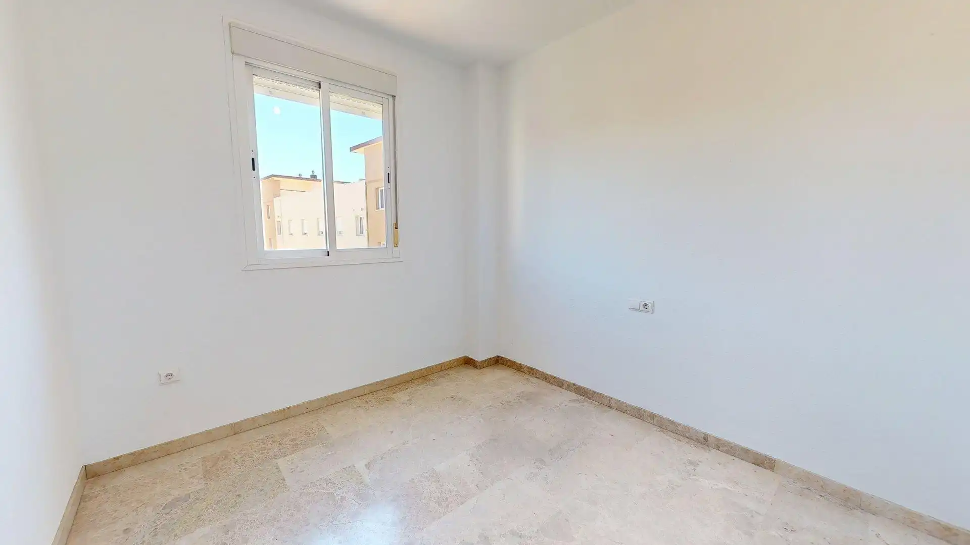 Schlafzimmer von Wohnung zum Verkauf in Córdoba mit Klimaanlage, Heizung und Abstellraum