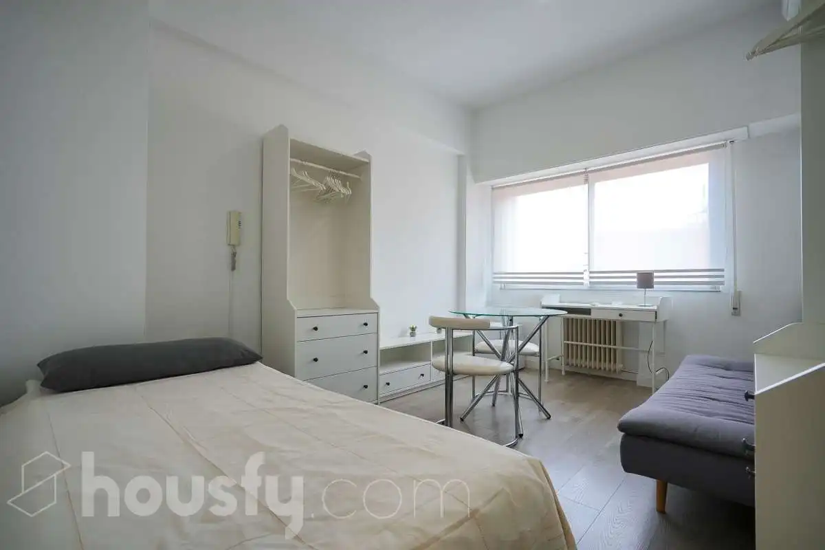 Bedroom of Study for sale in Madrid  with Air Conditioner and Heating