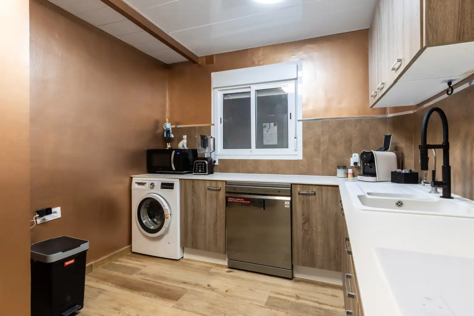 Kitchen of Flat for sale in Terrassa  with Parquet flooring, Terrace and Balcony