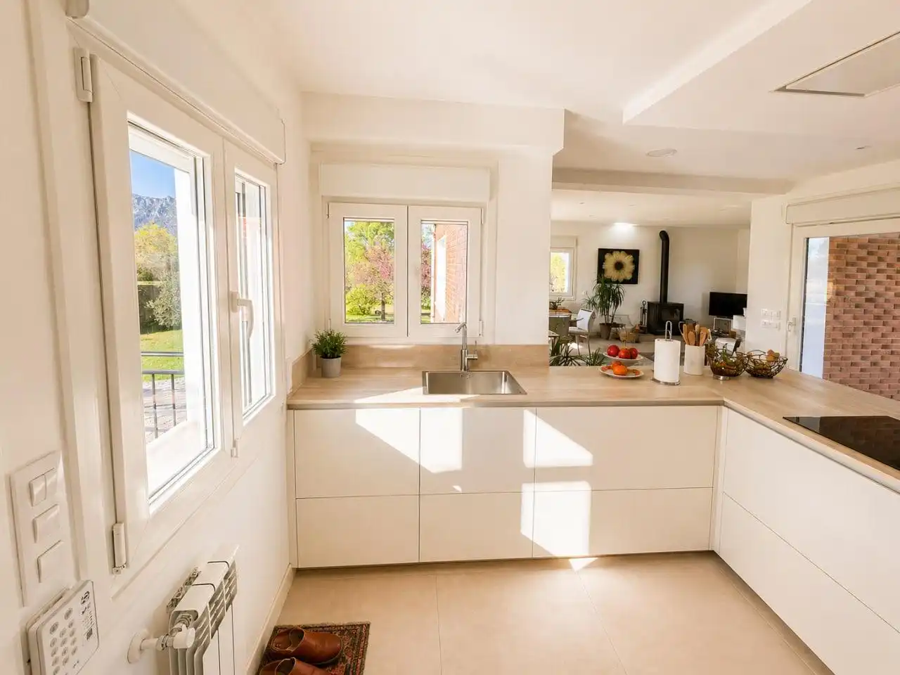Kitchen of Houses for sale in La Cabrera  with Terrace