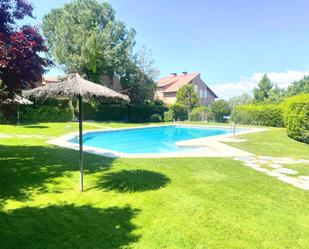 Piscina de Casa o xalet en venda en Tres Cantos amb Calefacció, Traster i Piscina