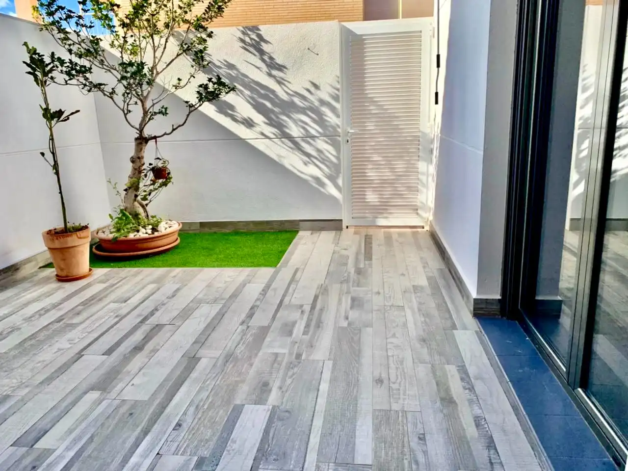 Terrassa de Casa adosada en venda en Alicante / Alacant amb Aire condicionat, Calefacció i Jardí privat
