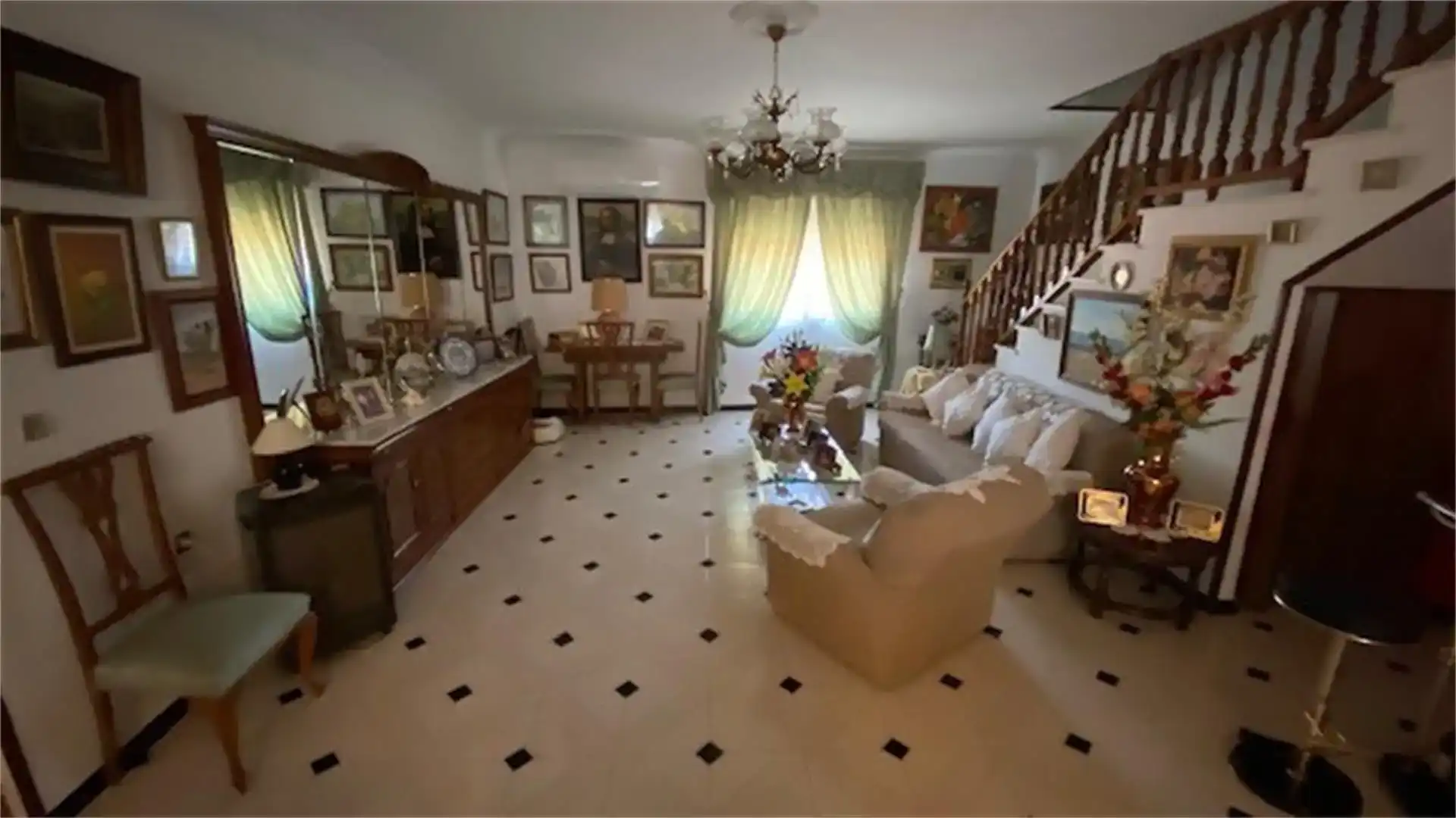 Sala d'estar de Casa o xalet en venda en Dos Hermanas amb Aire condicionat, Traster i Moblat