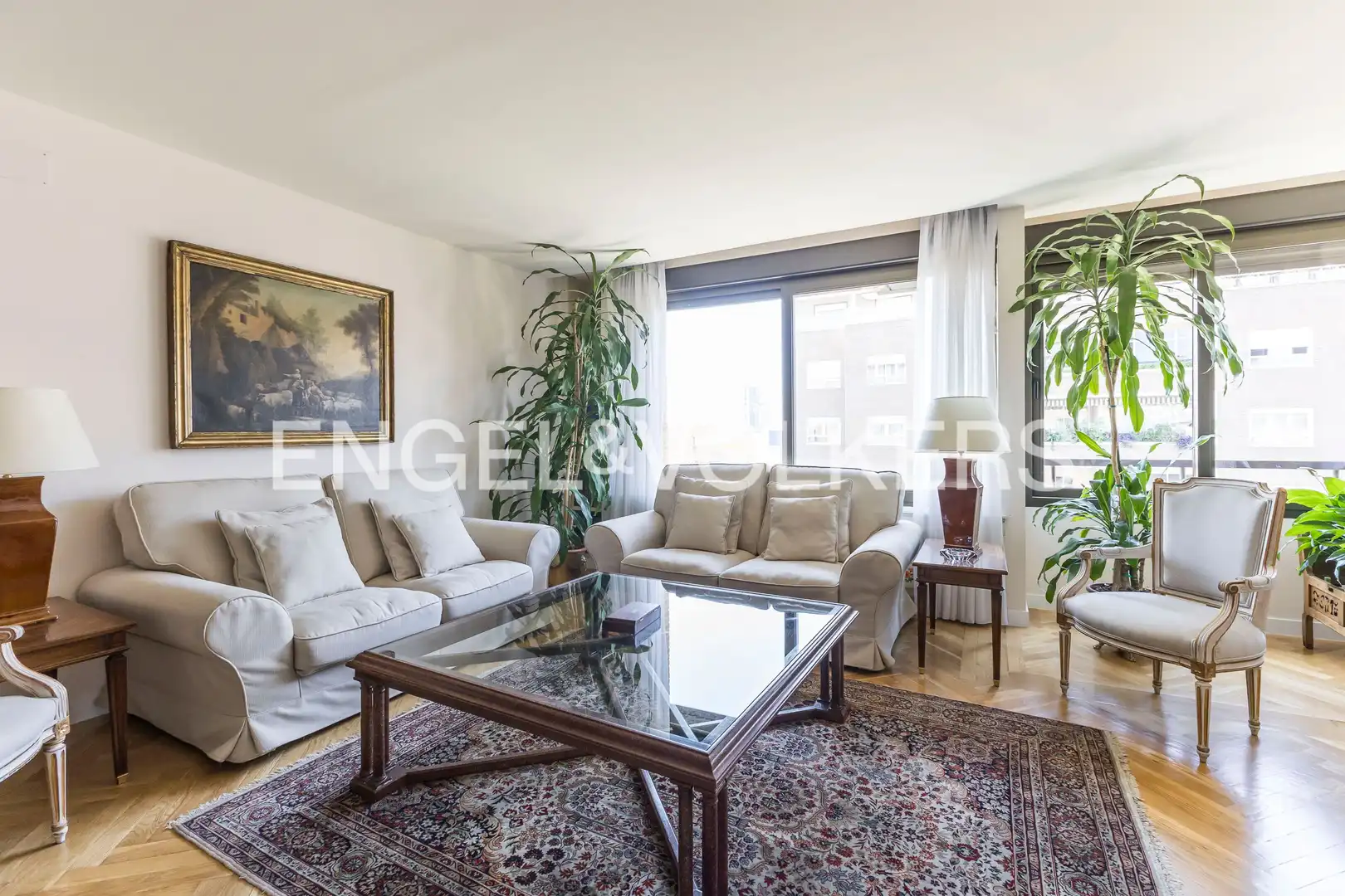 Wohnzimmer von Wohnung zum Verkauf in Madrid mit Klimaanlage, Heizung und Parkett