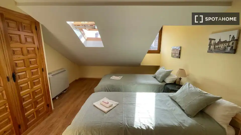 Habitación de Apartamento para compartir en Alcalá de Henares con Aire acondicionado, Terraza y Amueblado