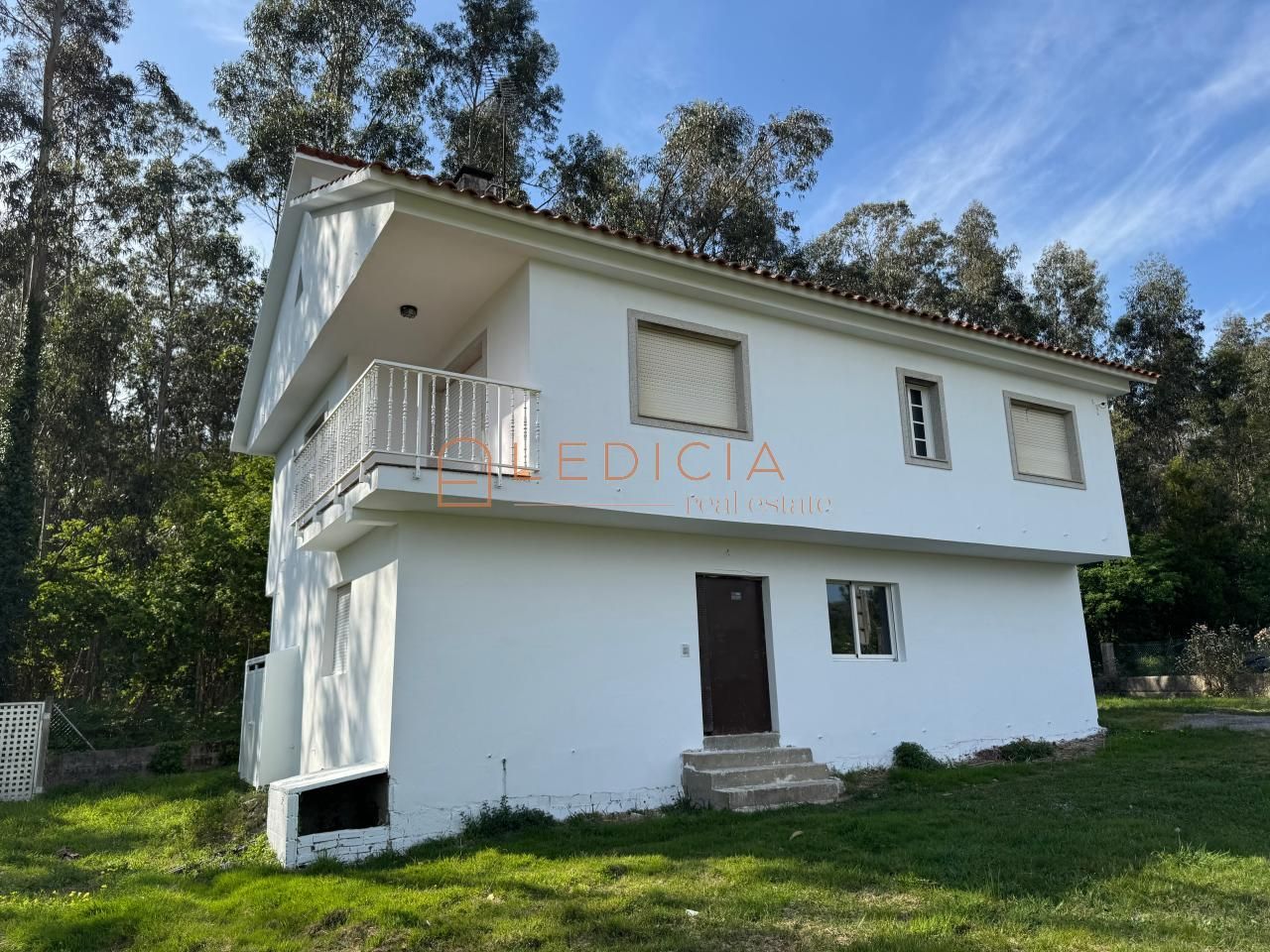 Vista exterior de Casa o xalet en venda en Sanxenxo amb Calefacció, Jardí privat i Terrassa
