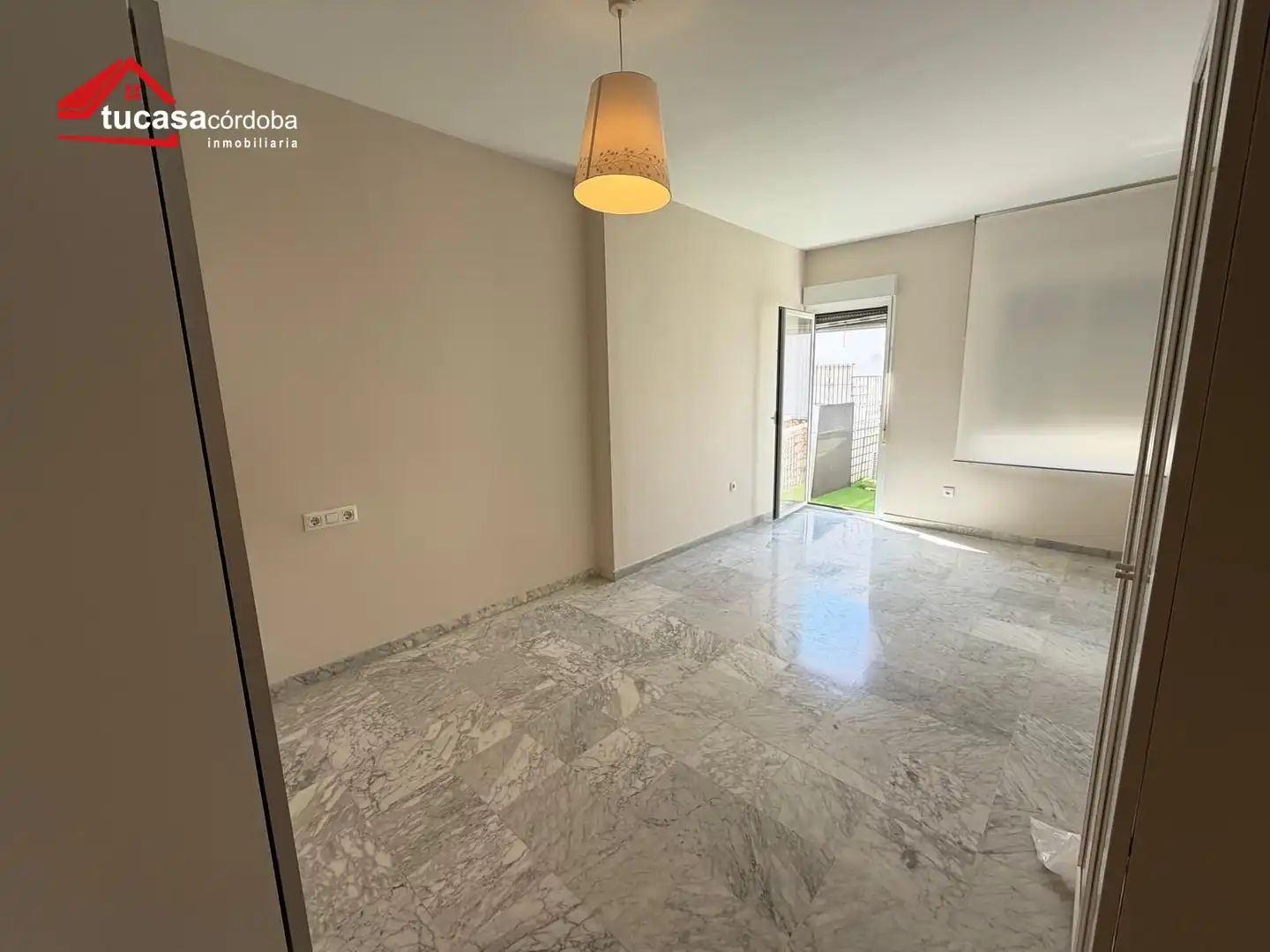 Dormitori de Casa adosada en venda en Córdoba amb Aire condicionat i Terrassa