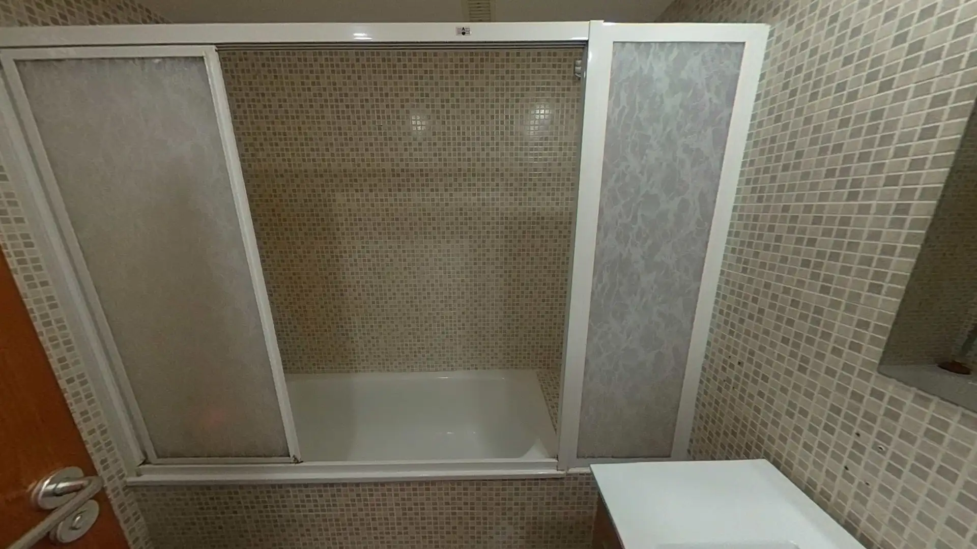 Bathroom of Duplexes for sale in Terrassa  with Swimming Pool