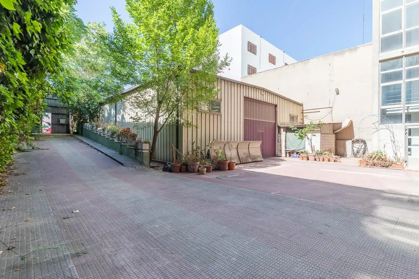 Exterior view of Industrial buildings for rent in Madrid