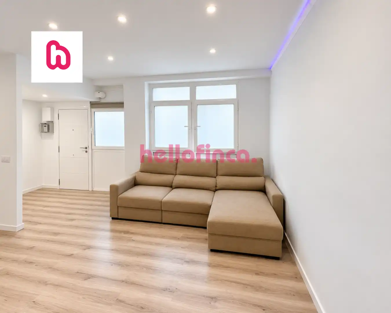 Living room of Flat for sale in Badalona  with Air Conditioner and Furnished